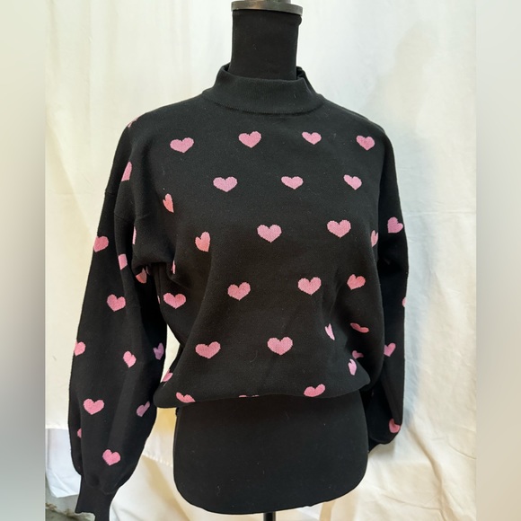 Sweaters - Cute black sweater